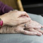 hands-2906458_640