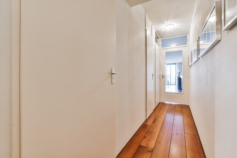 aranzacja-waskiego-przedpokoju-w-bloku-inspiracje-z-polskich-mieszkan